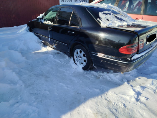 Разбор на запчасти Mercedes E200